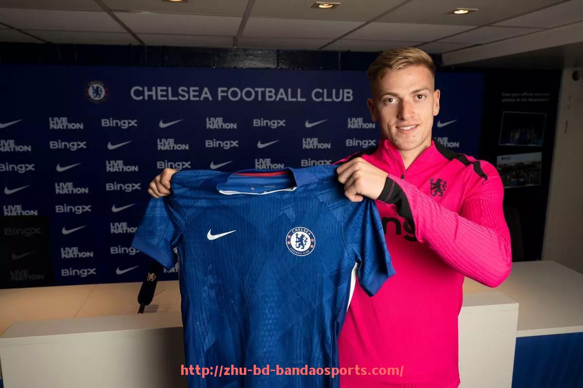 半岛体育-篮球比赛中防守压迫战术的使用频率与反击效率关系研究