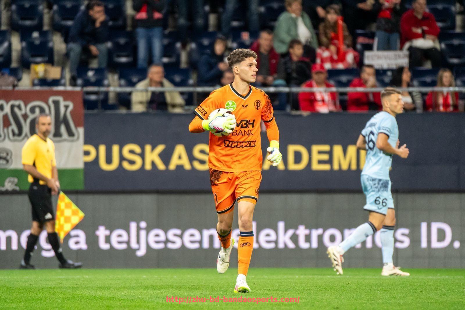 半岛体育-英超泰国球员的引进及其在联赛中的竞技表现