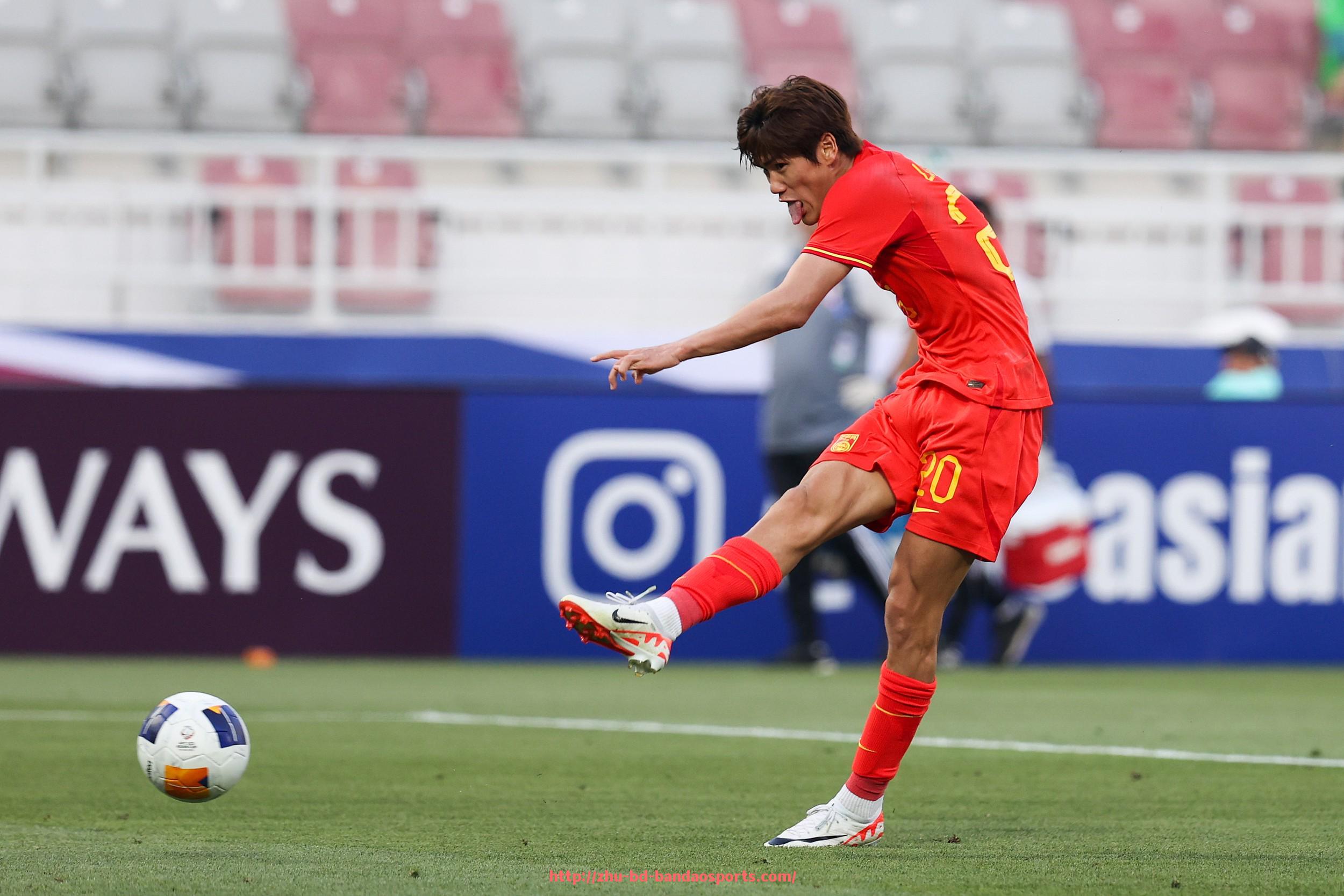 半岛体育-德甲元年有哪些球队参与？联赛初期回顾