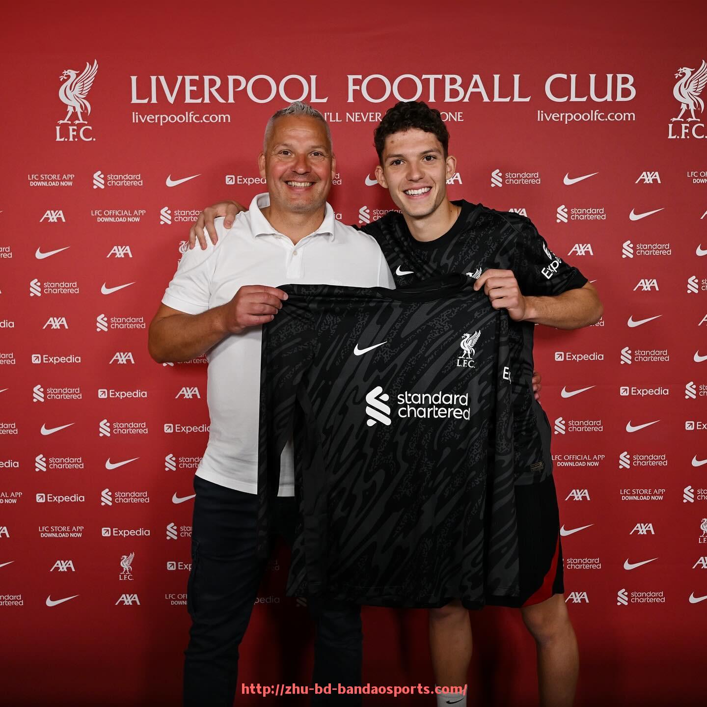 半岛体育-英超球队自有球场与租用球场情况大全